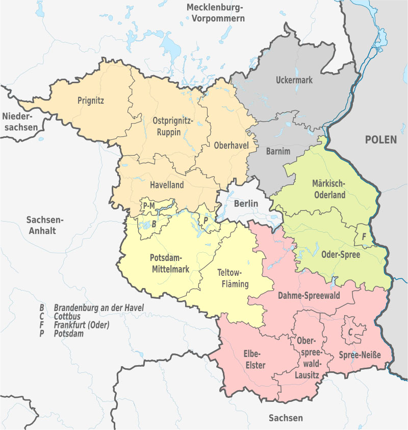 Karte von Brandenburg mit farblich markierten Landkreisen bezugnehmend auf die Zuständigkeit der EAA nach Agenturbezirken